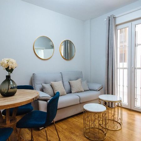 Feijoo Suite Apartment Севілья Екстер'єр фото