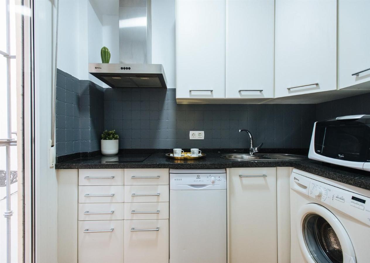Feijoo Suite Apartment Севілья Екстер'єр фото