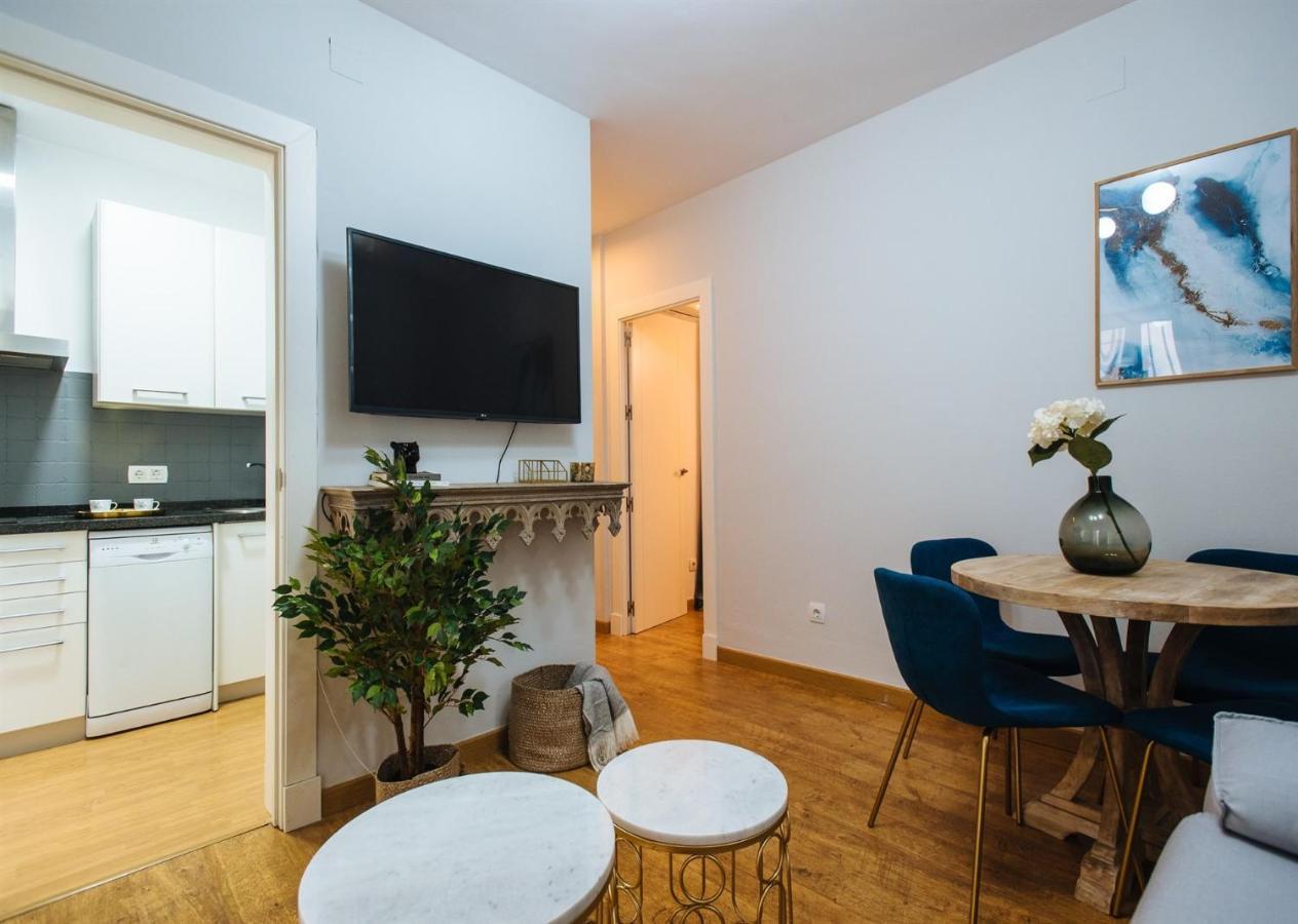 Feijoo Suite Apartment Севілья Екстер'єр фото