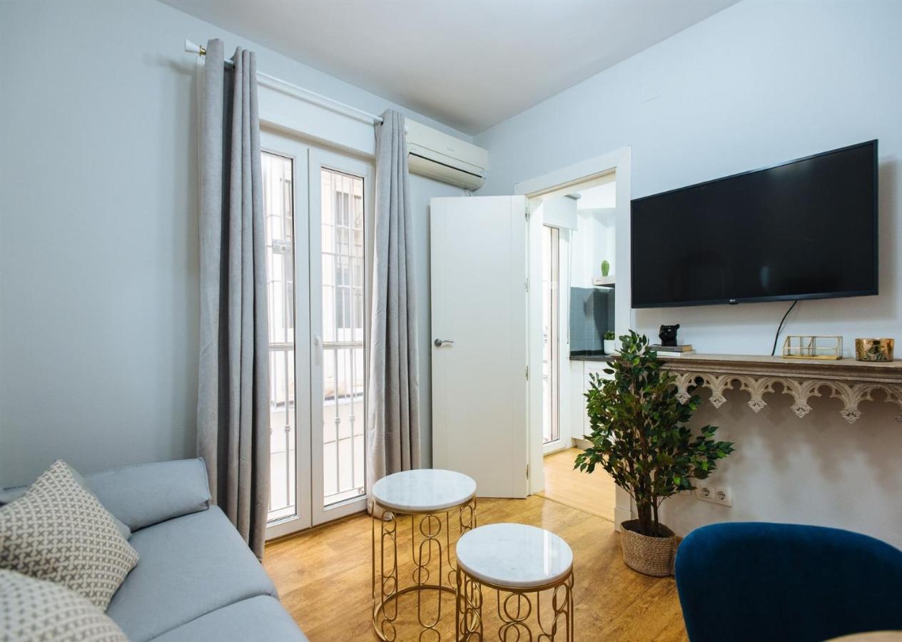 Feijoo Suite Apartment Севілья Екстер'єр фото